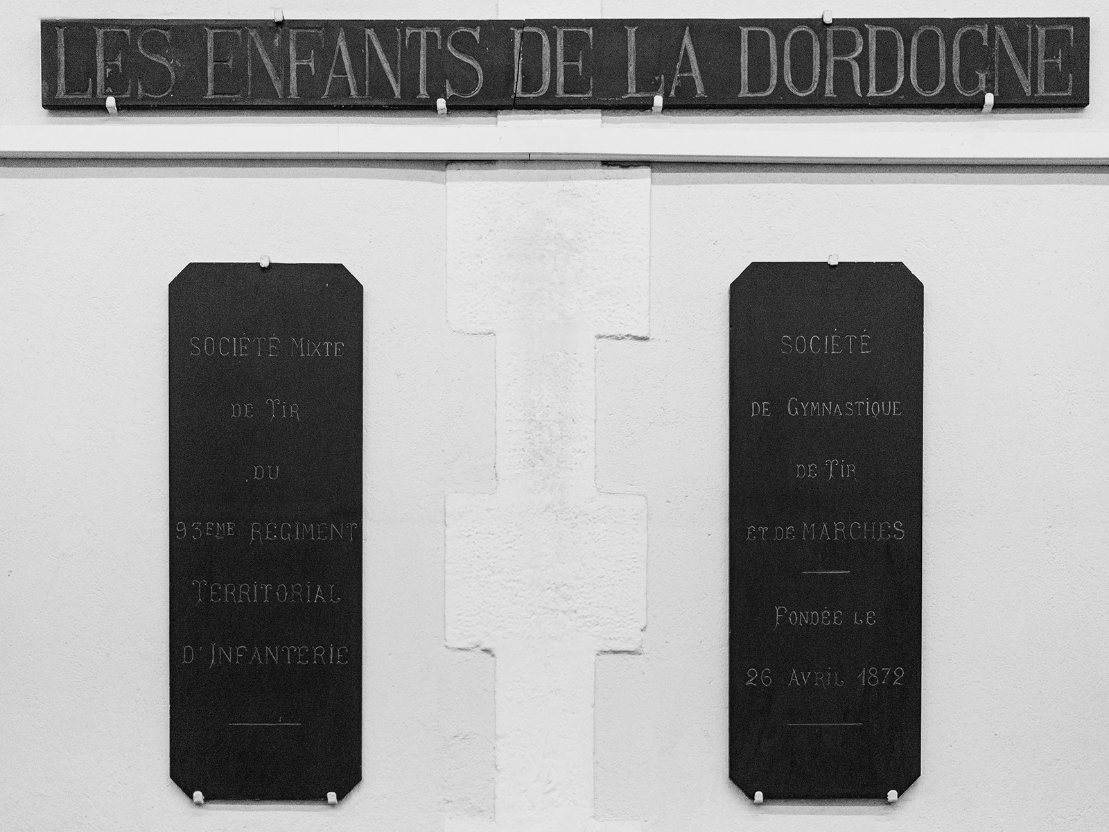 plaque commémorative salle sécrestat périgueux enfants dordogne escrime épée